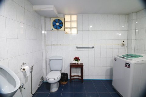 Casa de 4 dormitorios en Udon Thani, Tailandia № 167250 - foto 25