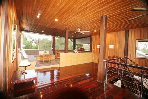 Casa de 4 dormitorios en Udon Thani, Tailandia № 167250 - foto 30