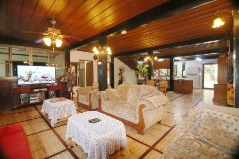 Casa de 4 dormitorios en Udon Thani, Tailandia № 167250 - foto 14