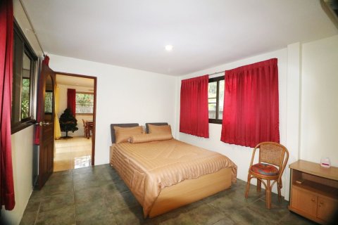 Casa de 4 dormitorios en Udon Thani, Tailandia № 167250 - foto 18