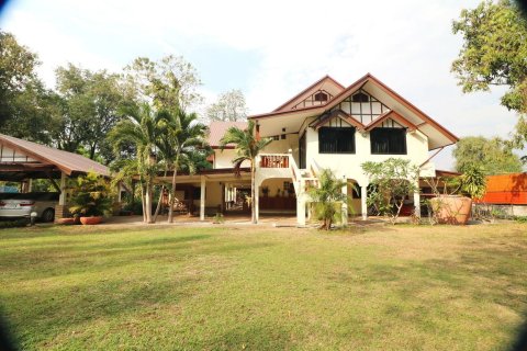 Casa de 4 dormitorios en Udon Thani, Tailandia № 167250 - foto 2