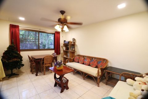Casa de 4 dormitorios en Udon Thani, Tailandia № 167250 - foto 22