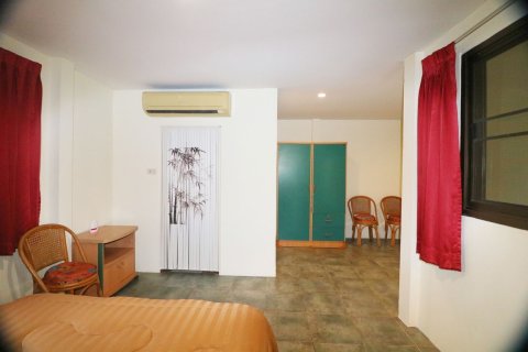 Casa de 4 dormitorios en Udon Thani, Tailandia № 167250 - foto 23