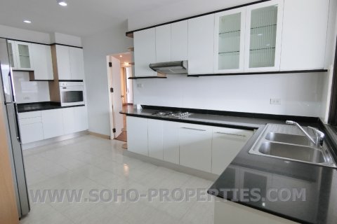 Condominio de 3 dormitorios en Bangkok, Tailandia № 143905 - foto 6