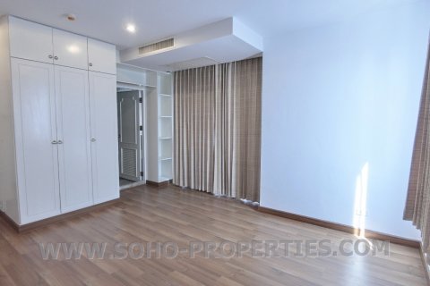 Condominio de 3 dormitorios en Bangkok, Tailandia № 143905 - foto 9