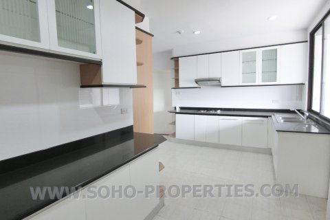 Condominio de 3 dormitorios en Bangkok, Tailandia № 143905 - foto 5