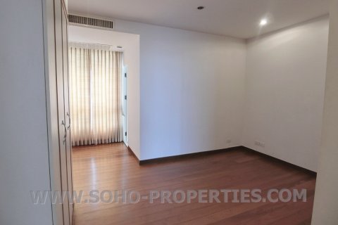 Condominio de 3 dormitorios en Bangkok, Tailandia № 143905 - foto 8