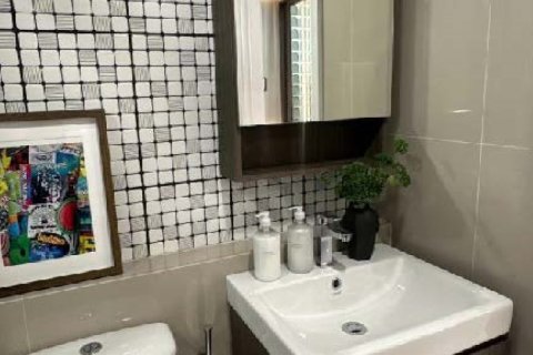 Condominio de 1 dormitorio en Bangkok, Tailandia № 203555 - foto 6