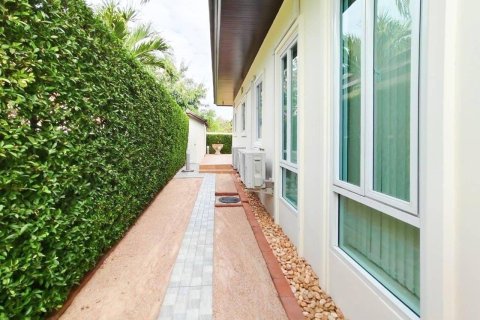 Chalet de 3 dormitorios en Hua Hin, Tailandia № 168849 - foto 18