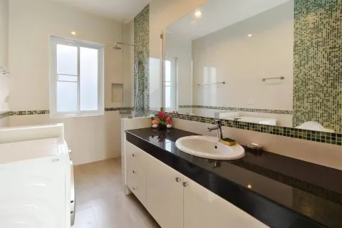 Chalet de 3 dormitorios en Hua Hin, Tailandia № 168849 - foto 11
