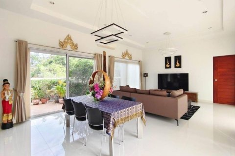 Chalet de 3 dormitorios en Hua Hin, Tailandia № 168849 - foto 2