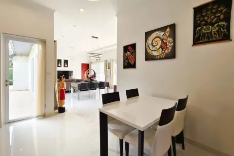 Chalet de 3 dormitorios en Hua Hin, Tailandia № 168849 - foto 6