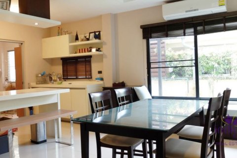 Casa de 3 dormitorios en Chiang Mai, Tailandia № 162629 - foto 10