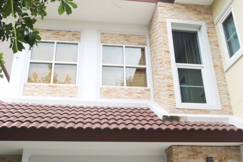 Casa de 4 dormitorios en Chiang Mai, Tailandia № 162635 - foto 9