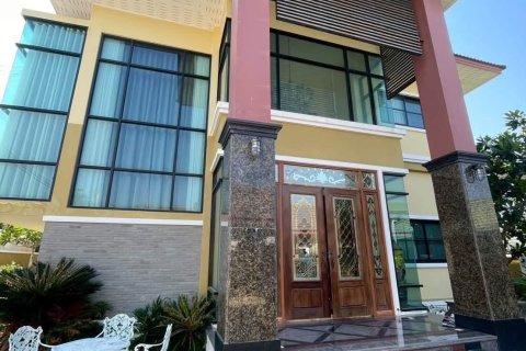 Villa in Pattaya, Thailand 5 bedrooms № 202212