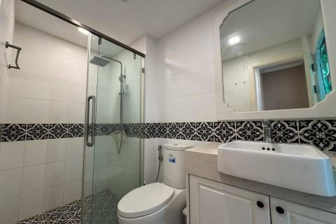 Condominio de 2 dormitorios en Pattaya, Tailandia № 160421 - foto 4