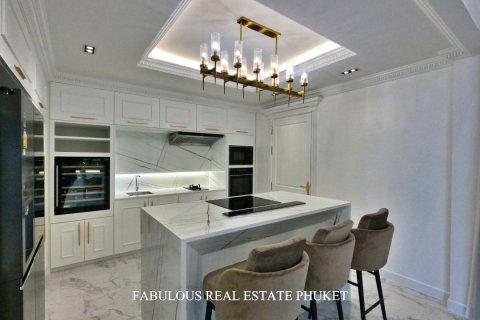 Chalet de 3 dormitorios en Bang Tao, Tailandia № 179811 - foto 17