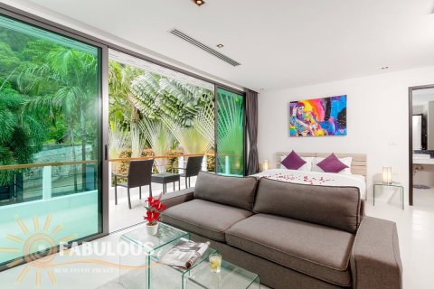 Villa in Patong, Thailand 6 Schlafzimmer № 179805 - Foto 10