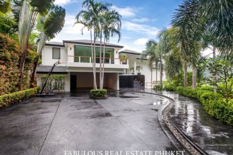 Villa in Patong, Thailand 6 Schlafzimmer № 179805 - Foto 15