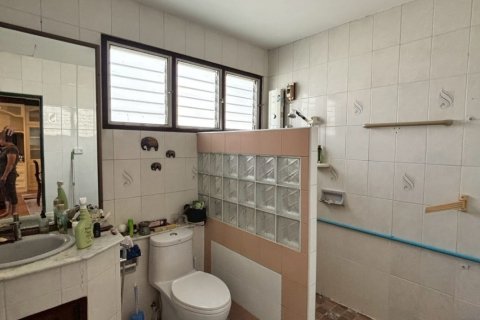 House in Chiang Mai, Thailand 7 bedrooms № 200290 - photo 18