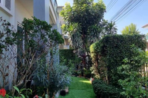 Casa de 4 dormitorios en Saphan Sung, Bangkok, Tailandia № 156816 - foto 6