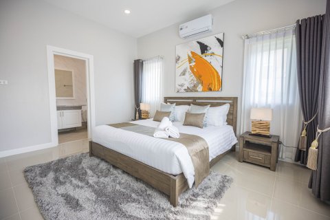 Chalet de 3 dormitorios en Hua Hin, Tailandia № 169978 - foto 12