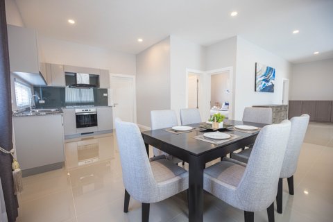 Chalet de 3 dormitorios en Hua Hin, Tailandia № 169978 - foto 8