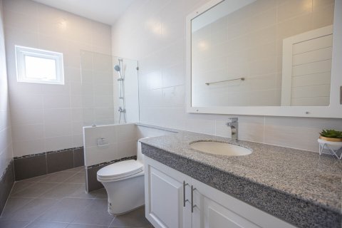 Chalet de 3 dormitorios en Hua Hin, Tailandia № 169978 - foto 13