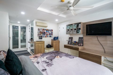 Condominio de 3 dormitorios en Bang Lamung, Tailandia № 194706 - foto 14