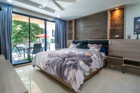 Condominio de 3 dormitorios en Bang Lamung, Tailandia № 194706 - foto 12