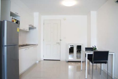 Condominio de 1 dormitorio en Bangkok, Tailandia № 143675 - foto 4