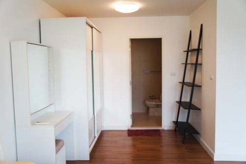 Condominio de 1 dormitorio en Bangkok, Tailandia № 143675 - foto 3