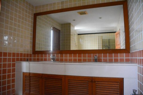 Condominio de 5 dormitorios en Bangkok, Tailandia № 66327 - foto 18