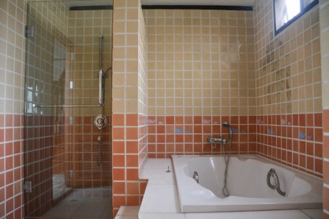Condominio de 5 dormitorios en Bangkok, Tailandia № 66327 - foto 17