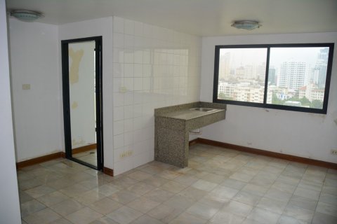 Condominio de 5 dormitorios en Bangkok, Tailandia № 66327 - foto 19