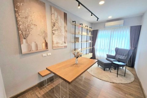 Casa de 4 dormitorios en Samut Prakan, Tailandia № 173009 - foto 6