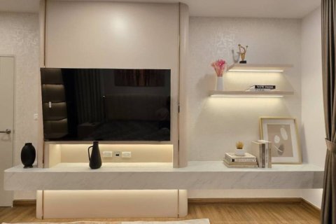 Casa de 4 dormitorios en Samut Prakan, Tailandia № 173009 - foto 9