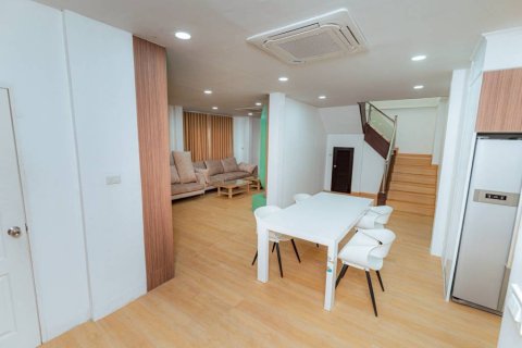 Casa de 4 dormitorios en Pattaya, Tailandia № 173004 - foto 6