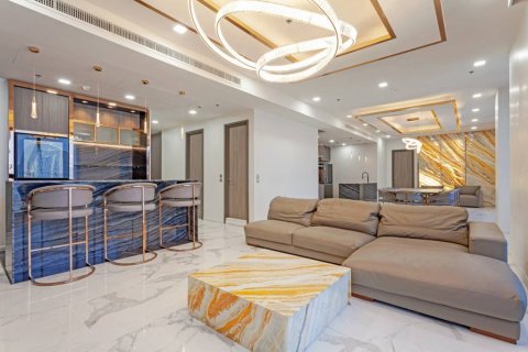 Condominio de 3 dormitorios en Bang Kho Laem, Bangkok, Tailandia № 173005 - foto 2