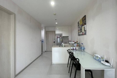 Condominio de 1 dormitorio en Khlong Toei, Bangkok, Tailandia № 173006 - foto 5