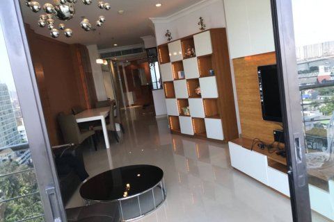 Condominio de 2 dormitorios en Bang Kho Laem, Bangkok, Tailandia № 173010 - foto 2