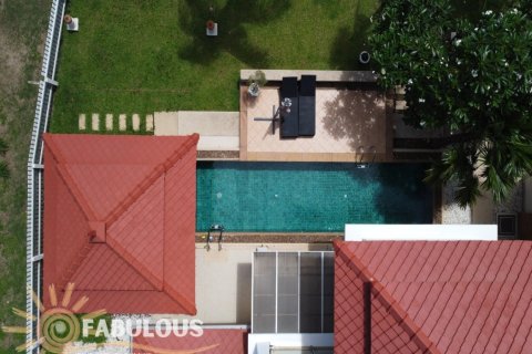 Chalet de 3 dormitorios en Bang Tao, Tailandia № 179444 - foto 2