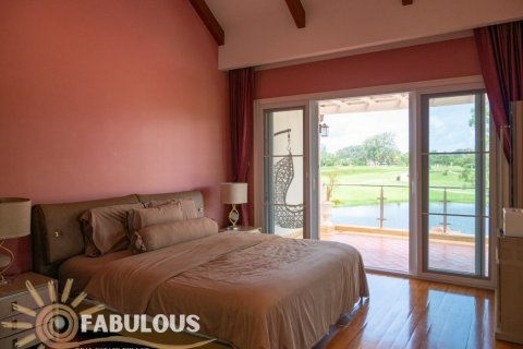 Chalet de 3 dormitorios en Bang Tao, Tailandia № 179444 - foto 3