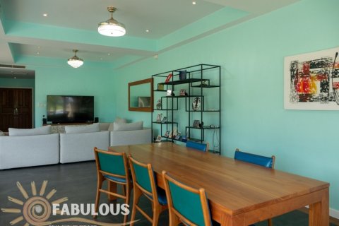 Chalet de 3 dormitorios en Bang Tao, Tailandia № 179444 - foto 14