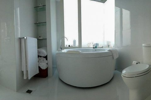 Condominio de 4 dormitorios en Bangkok, Tailandia № 66362 - foto 15