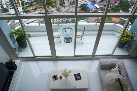 Condominio de 4 dormitorios en Bangkok, Tailandia № 66362 - foto 3