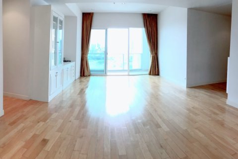 Condominio de 3 dormitorios en Bangkok, Tailandia № 66360 - foto 12