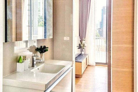 Condominio de 2 dormitorios en Khlong Toei, Bangkok, Tailandia № 118987 - foto 5