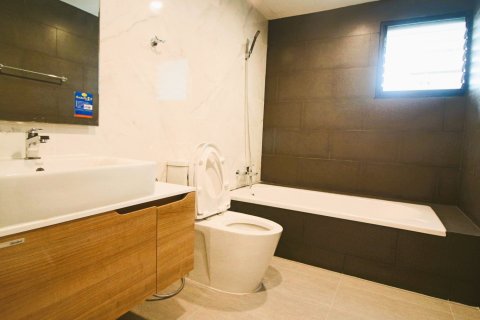 Apartamento de 3 dormitorios en Bangkok, Tailandia № 181204 - foto 18