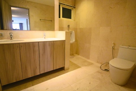 Apartamento de 3 dormitorios en Bangkok, Tailandia № 181204 - foto 19